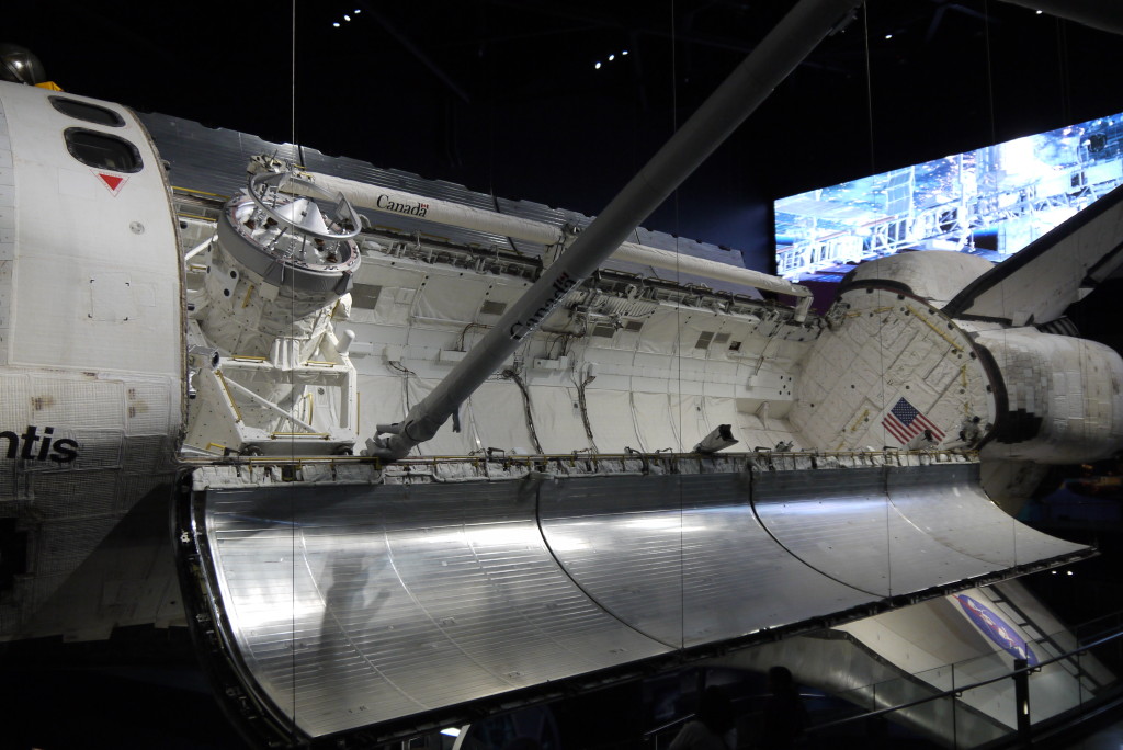 Shuttle Atlantis, c Nick Leghorn